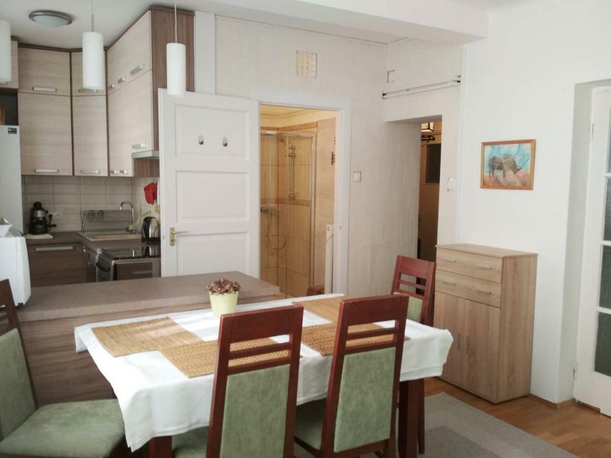Zsuzsa Apartman Budapest Exterior photo